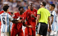 CĐV Thụy Sĩ ‘đòi’ Embolo từ giã đội tuyển vì thẻ đỏ tai hại, nên mới thua Argentina