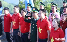 Lan tỏa tình yêu nước tại Cột cờ Lũng Cú