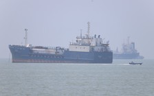 Ông Trump muốn thu phí 20% hàng hóa qua eo Hormuz, Iran đáp trả
