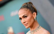 Jennifer Lopez biến tiệc sinh nhật thành sàn diễn thời trang
