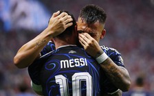 Martinez gọi ngay cho mẹ sau bàn thắng để đời từ đường chuyền cực đẹp của Messi, giúp Argentina thắng Anh