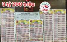 12 người miền Tây cùng trúng 3,2 tỉ xổ số miền Nam, nhận chuyển khoản