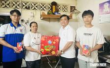 Những sinh viên được chắp cánh vào đời