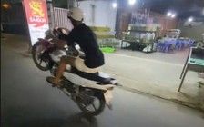 CSGT Vĩnh Long tịch thu xe máy vụ 'bốc đầu rồi nhờ quay clip đăng lên mạng'