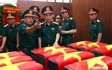 Đại tướng Phan Văn Giang kiểm tra hiện trường quy tập hài cốt liệt sĩ ở TP.HCM