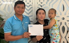 Tiếp tục trao tiền bạn đọc hỗ trợ các hoàn cảnh bệnh tật, khó khăn