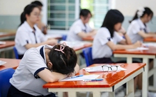 Chỉ cho người trẻ cách đứng dậy