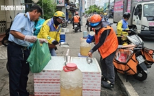 Tiệm vàng ở TP.HCM mỗi ngày mua hơn 100 bao đá để làm gì?