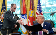 Tổng thống Trump chọn cố vấn mới giữa thời điểm then chốt