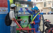 Giá xăng dầu hôm nay 13.8.2026: Xăng E10 chiều nay được điều chỉnh thế nào?