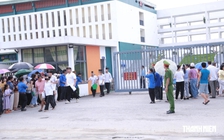 Ngày đầu thi lại tại chuyên Tuyên Quang: Đề toán khó hơn, không có thí sinh, giám thị vi phạm