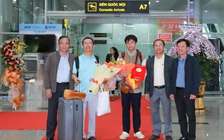 2 lần giành huy chương bạc Olympic, nam sinh được trao thưởng tại sân bay Liên Khương