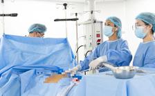 Đau hạ sườn phải kèm sốt, bác sĩ cảnh báo dấu hiệu cần thăm khám
