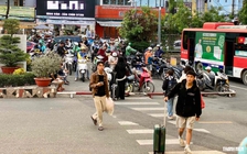 Dòng người rời thành phố, hối hả về quê nghỉ lễ 2.9