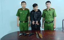 Bắt 4 người dùng súng giải quyết mâu thuẫn trên mạng xã hội