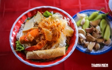 Bún giấm nuốc Huế: Món lạ hút du khách