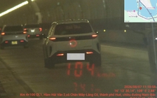 CSGT xử lý nhiều xe quá tốc độ ở hầm Hải Vân, xe khách chạy 105 km/giờ