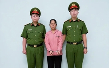 Bắt khẩn cấp bảo mẫu có hành vi bạo hành trẻ em ở mầm non Lá Xanh