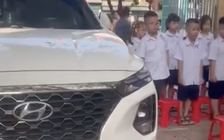 Vụ nữ hiệu phó đỗ ô tô giữa sân trường: Siết việc đưa xe vào giờ cao điểm