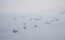 Mỹ giới hạn khung giờ bảo vệ tàu dầu qua eo biển Hormuz?