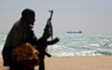 Cướp biển Somalia cướp tàu ngoài khơi Yemen, tàu chiến Nhật hành động