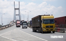 Cầu Phú Mỹ đông xe, CSGT TP.HCM hướng dẫn tài xế đường tránh ùn ứ