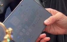 Một đoạn video khiến màn hình iPhone Duo bị đặt dấu hỏi