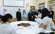 Nhà vua Thái Lan thăm, gặp gỡ giảng viên, sinh viên Trường đại học Hà Nội