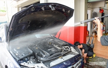 Vì sao không nên xịt rửa khoang động cơ ô tô ngay sau khi đi mưa?