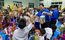 Học sinh vùng sâu Quảng Trị đón Trung thu trong mùa mưa lũ