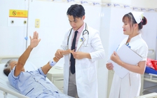 Từ ca u màng não, bác sĩ cảnh báo dấu hiệu chóng mặt kèm yếu tay
