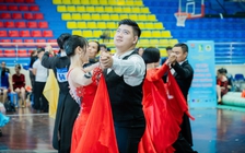 Nam sinh khiếm thị làm đủ thứ nghề kiếm sống và trở thành 'Sinh viên 5 tốt'