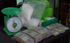 Bắt quả tang 4 nghi can vận chuyển gần 5 kg ma túy từ Campuchia