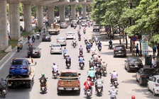 Dân lao động thủ đô nhọc nhằn mưu sinh giữa nắng nóng gay gắt