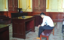 Vợ bị hăm dọa, chồng dùng súng bắn người, lãnh 9 năm tù