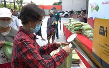 Lòng hào hiệp Sài Gòn bên những 'ATM gạo' trong mùa dịch Covid-19