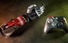 Xbox tặng tay cầm có một không hai theo phong cách Cyberpunk 2077