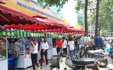 Phố hàng rong giữa trung tâm: Người bán mỏi tay, người Sài Gòn ăn ngon rẻ