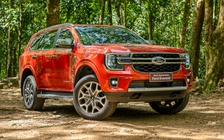 Ford Everest 2023 về đại lý, đội giá gần cả trăm triệu đồng