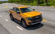 Xe bán tải tại Việt Nam: Ford Ranger đòi lại ngôi đầu, D-Max ế vẫn hoàn ế