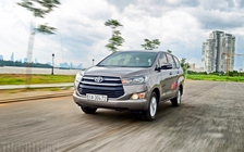 Xe Toyota lắp ráp tại Việt Nam ồ ạt giảm giá bán