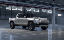Xe bán tải điện Rivian R1T, một lần sạc đầy đi được 645 km
