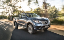 Mazda BT-50 mới bổ sung nhiều tiện ích, quyết đấu Ford Ranger