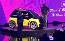 ‘Tia chớp’ Usain Bolt trình làng ô tô điện 2 chỗ, giá gần 10.000 USD