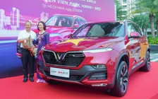 VinFast tặng HLV Park Hang-seo chiếc Lux SA2.0 bản cao cấp