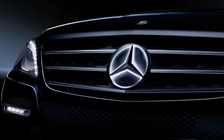 Triệu hồi gần 13.000 xe Mercedes do logo phát sáng bị lỗi
