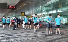 Tuyển Việt Nam đến Singapore an toàn, mong Hùng Dũng sang sớm kịp dự AFF Cup