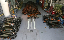 Úc bắt tàu chở 2.000 khẩu súng, nghi từ Iran sang Yemen