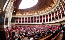 Hạ viện Pháp thông qua nghị quyết đòi dỡ bỏ lệnh trừng phạt Nga