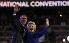 Tổng thống Obama nức nở khen bà Hillary Clinton
